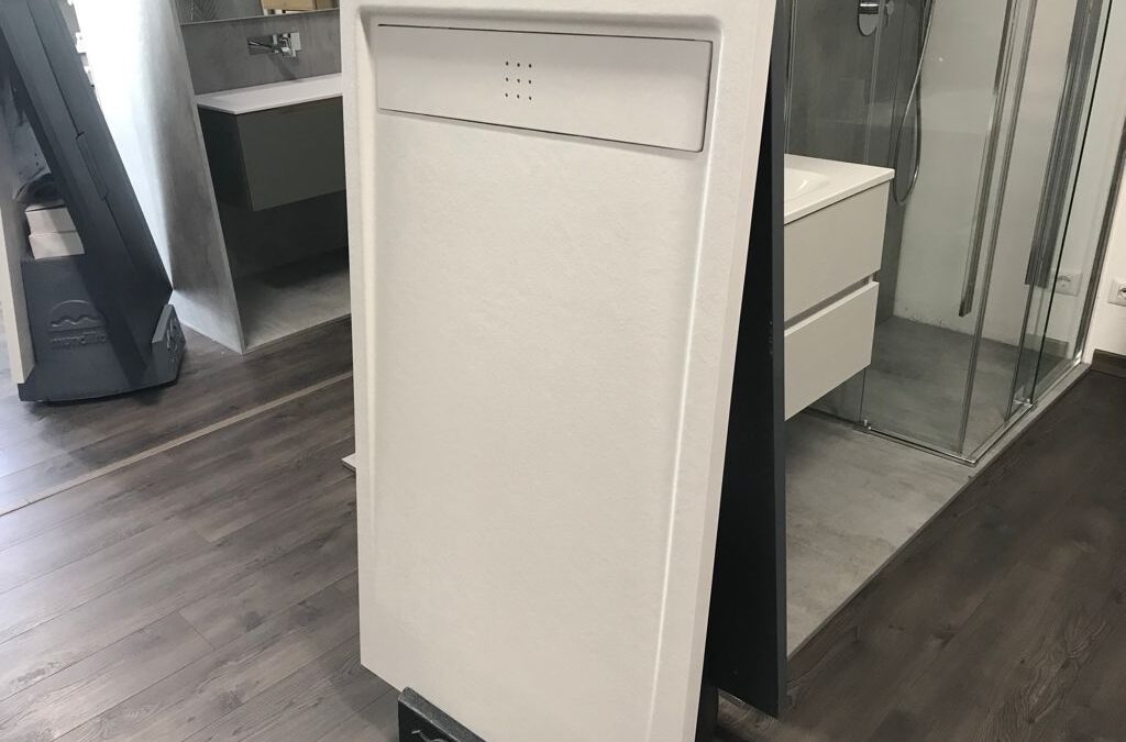 Piatto doccia in resina su misura: un’ottima scelta per il tuo bagno