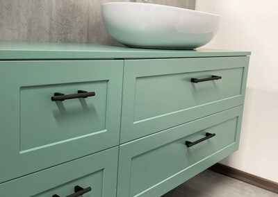 La novità del nostro showroom: il mobile arredobagno con lavabo a bacinella
